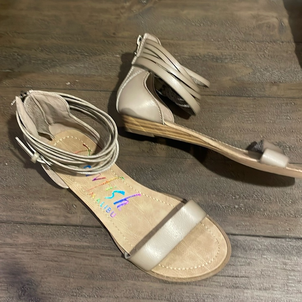 Blowfish Malibu 7 Tan Leather Ankle Strap Sandals Zip Up Back Strappy Like New!